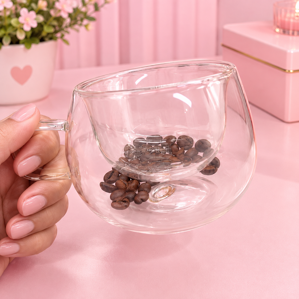 Taza doble pared con granos de café