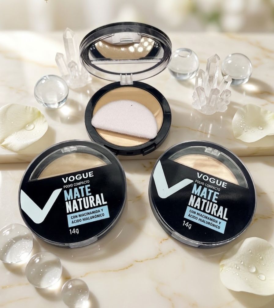 Polvo compacto Vogue matte natural con Niacinamida y ácido hialurónico.