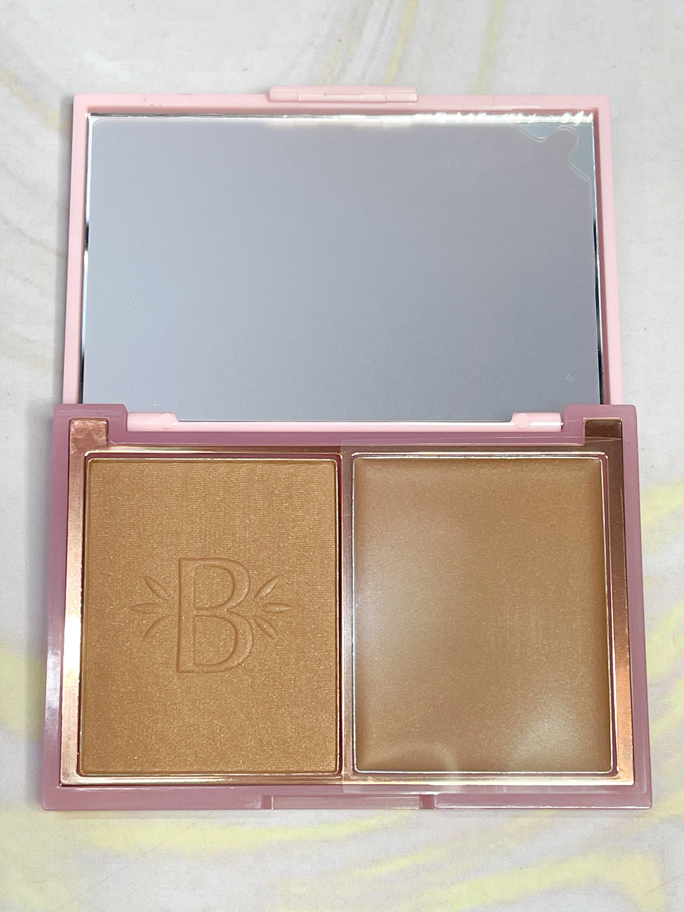 Bronzer compacto luminoso   2 en 1 bloomshell