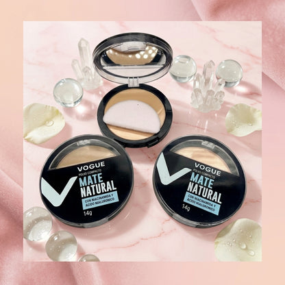 Polvo compacto Vogue matte natural con Niacinamida y ácido hialurónico.